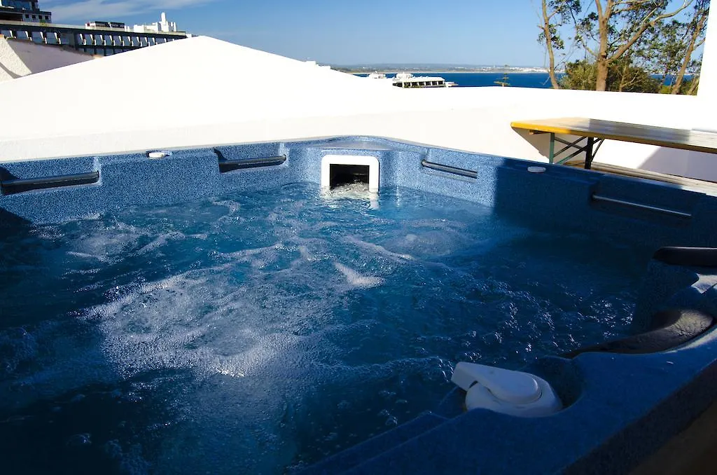 Big Chill - Beach Hostel Lagos